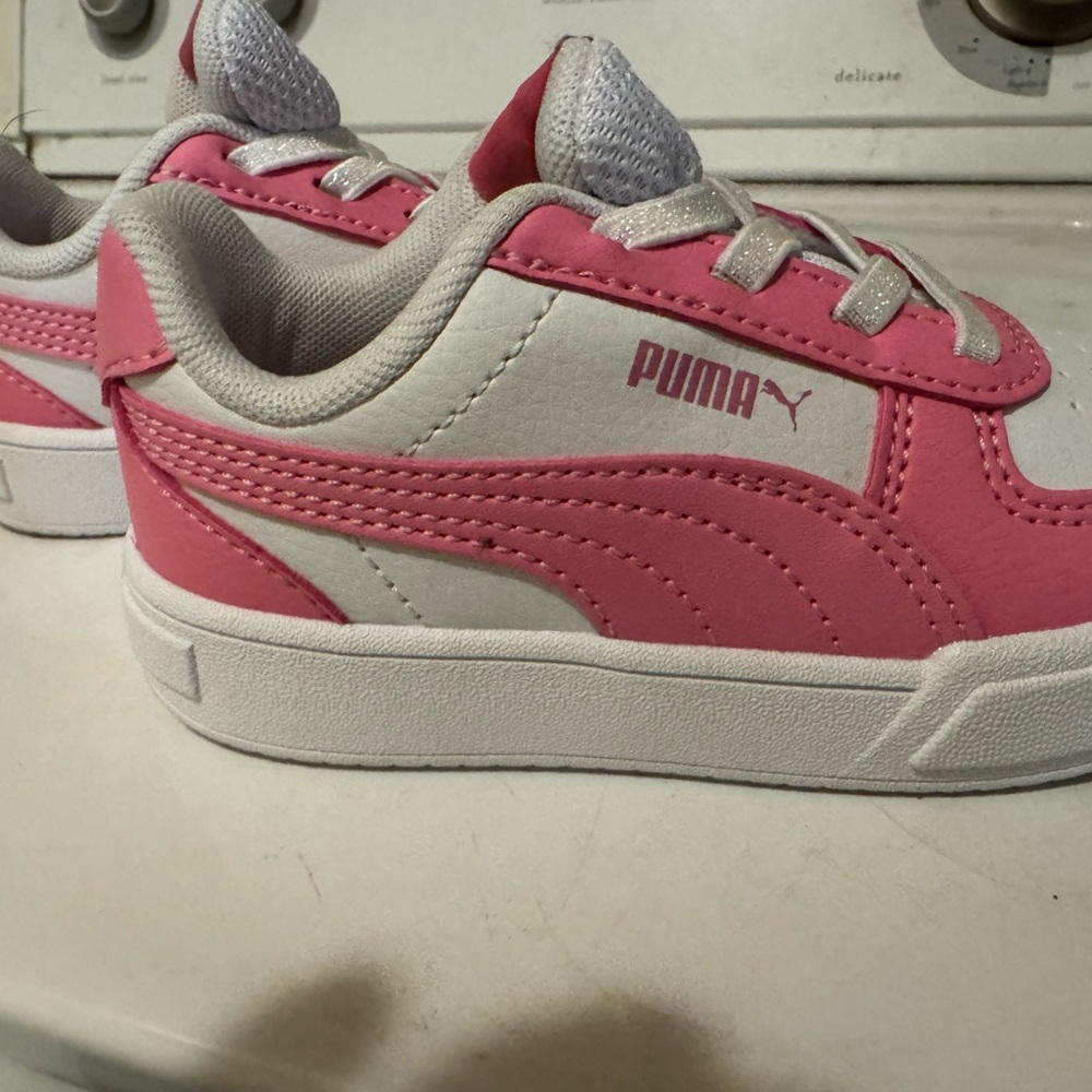Puma Kids Sneakers in Pink and White